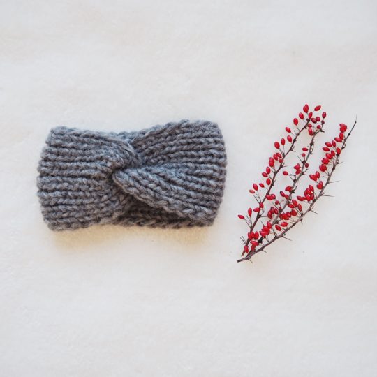 Čelenka Ščipalka s alpakou - šedá